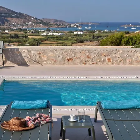 וילה Helia With Swimming Pool