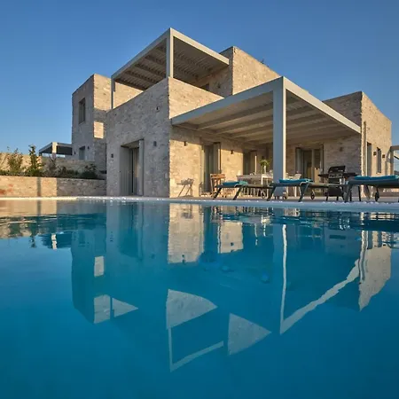 Helia With Swimming Pool Protorgia