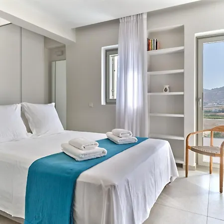 Helia With Swimming Pool