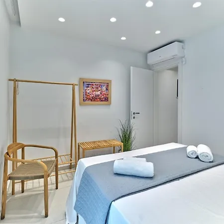 Villa Helia With Swimming Pool