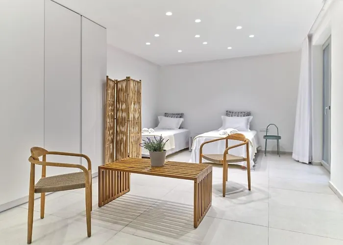 Helia With Swimming Pool