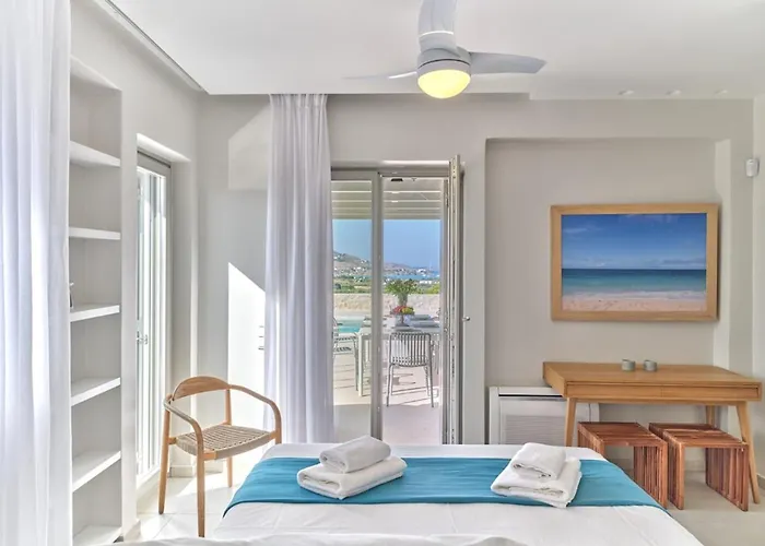 Villa Helia With Swimming Pool