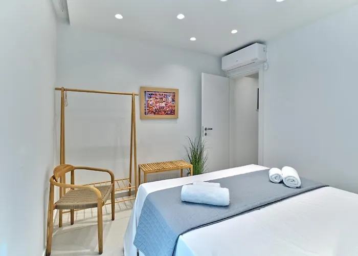 Villa Helia With Swimming Pool